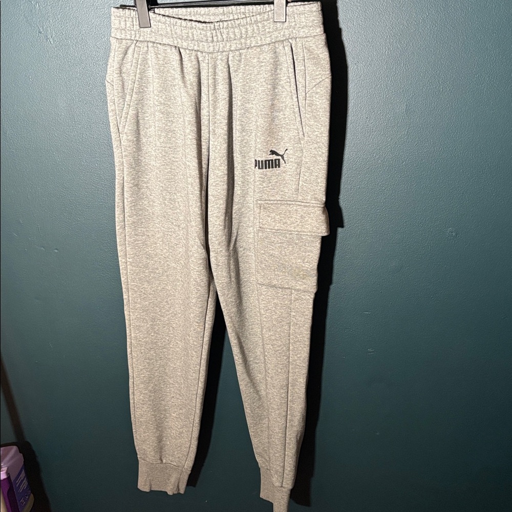 New Never Worn Puma Men’s Cargo Sweatpants Relaxed Fit Joggers Size Medium